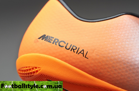Бутсы для футзала Nike Mercurial Victory IV IC