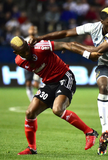 Лучшие футбольные бутсы второй недели февраля 2016 года - фото 4