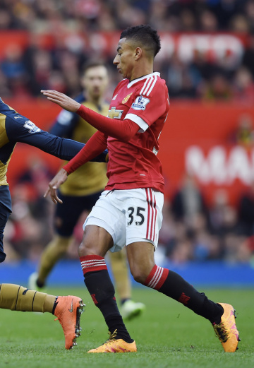 Кращі футбольні бутси кінця лютого 2016 року - фото 4