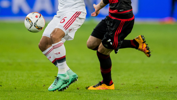 Обзор лучших футбольных бутс начала февраля 2016 - фото 1