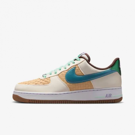 Кроссовки Nike Air Force 1 Retro Qs