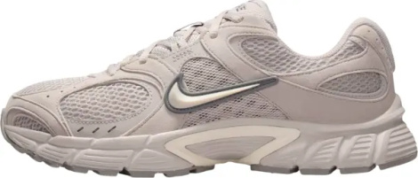 Кросівки жіночі Nike V5 RNR світло-коричневі II6294-201