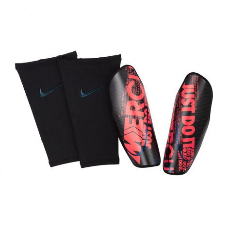Футбольные щитки Nike Protegga Carbonite