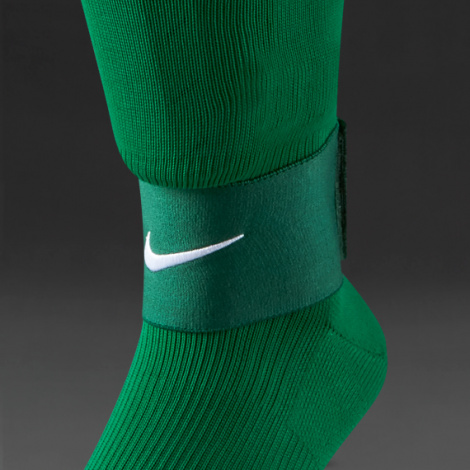 Тримачі щитків Nike Guard Stay II (зелёный)