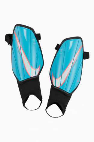 Футбольні щитки Nike Charge