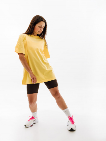 Футболка жіноча Nike W NSW ESSNTL TEE BF LBR жовта DN5697-795