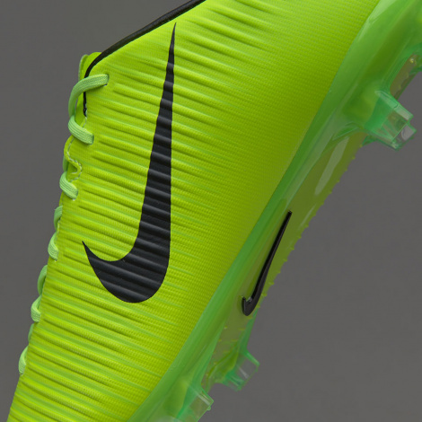 Футбольные бутсы Nike Mercurial Veloce III FG