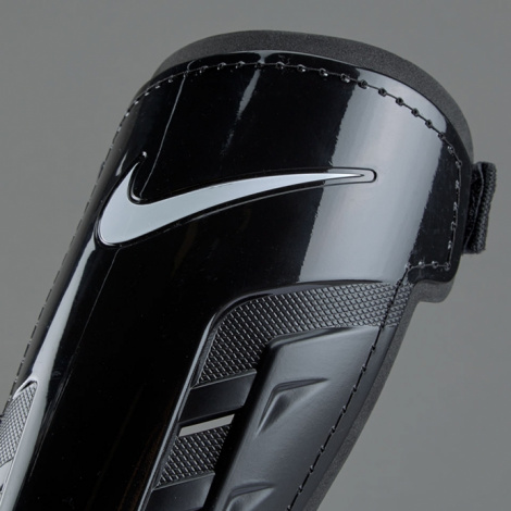 Футбольные щитки Nike Park Shield