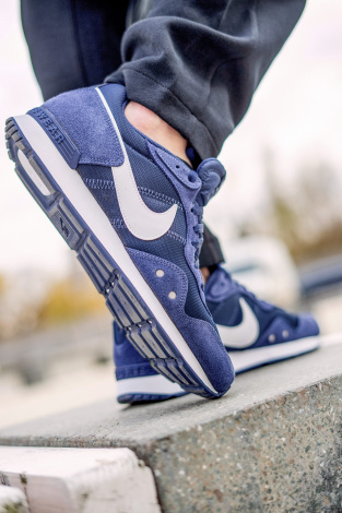 Кросівки Nike Venture Runner