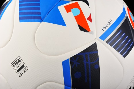 Футбольный мяч adidas Francas Top Replique FIFA Quality (термошов, белый/синий/красный)