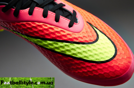 Футбольные бутсы Nike HyperVenom Phelon FG