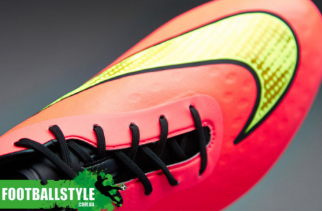 Футбольные бутсы Nike HyperVenom Phatal FG