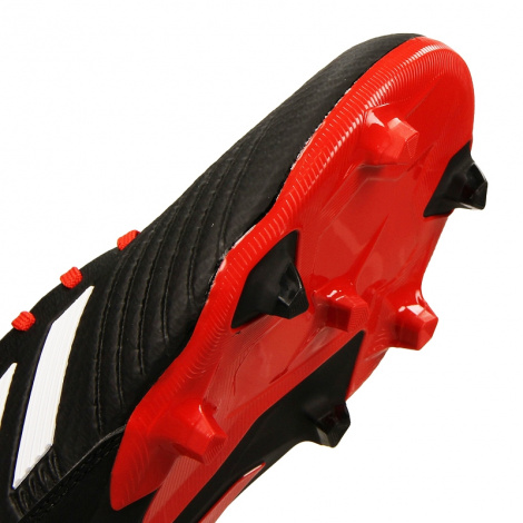 Футбольные бутсы adidas Predator 18.3 FG
