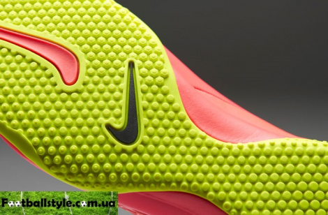 Бутсы для футзала Nike HyperVenom Phelon IC