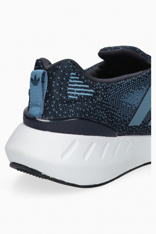 Кроссовки Adidas Swift Run 22
