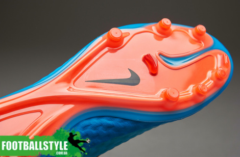 Футбольные бутсы Nike Hypervenom Phantom FG