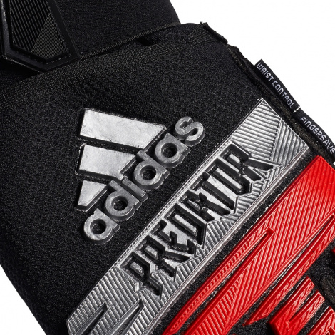 Вратарские перчатки adidas Predator Ultimate