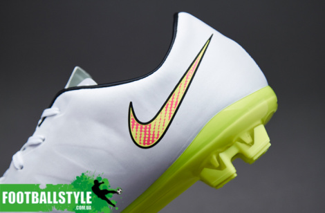 Футбольные бутсы Nike Mercurial Veloce II FG