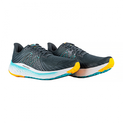 Кросівки бігові New Balance VONGO V5 сірі MVNGOCD5