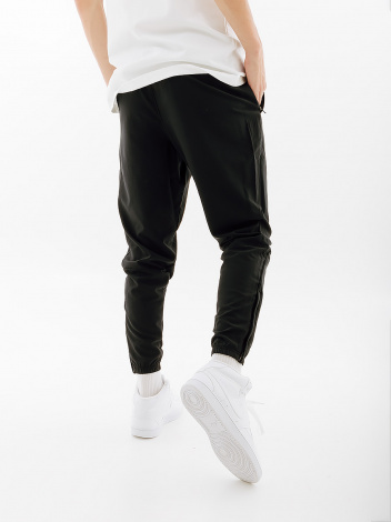 Спортивні штани для бігу Nike M NK ESSENTIAL WOVEN PANT чорні BV4833-010