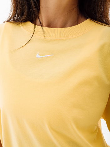 Футболка жіноча Nike W NSW ESSNTL TEE BF LBR жовта DN5697-795