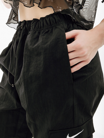 Спортивні штани жіночі Nike W NSW ESSNTL WVN HR PNT CARGO чорні DO7209-010