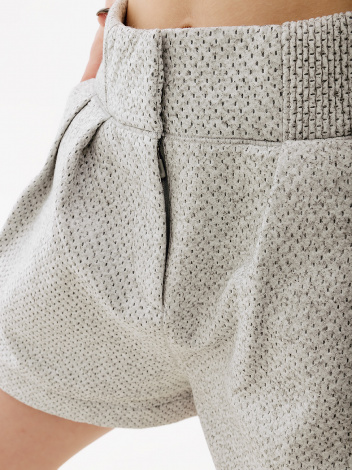 Шорты женские Nike W NSW TP HR SHRT NKFWD светло-серые DX6517-084