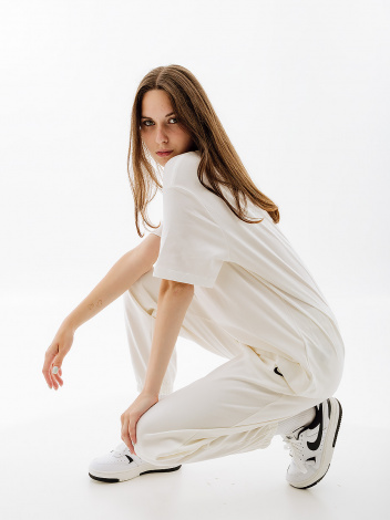 Футболка жіноча Nike W NSW TEE OC 2 BF біла FB8203-133