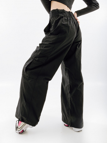 Спортивні штани жіночі Nike W NSW WVN OS PANT HR SW чорні FJ4934-010
