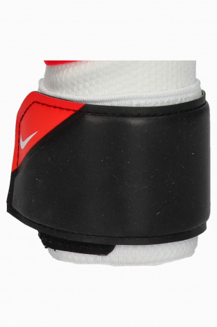 Воротарські рукавички Nike GK Grip 3
