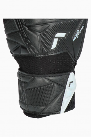 Детские вратарские перчатки Reusch Attrakt Resist Junior