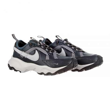 Кросівки жіночі Nike W NIKE TC 7900 чорно-сірі DD9682-001