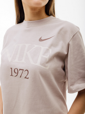 Футболка жіноча Nike W NSW TEE CLASSICS BOXY світло-фіолетова FQ6600-019