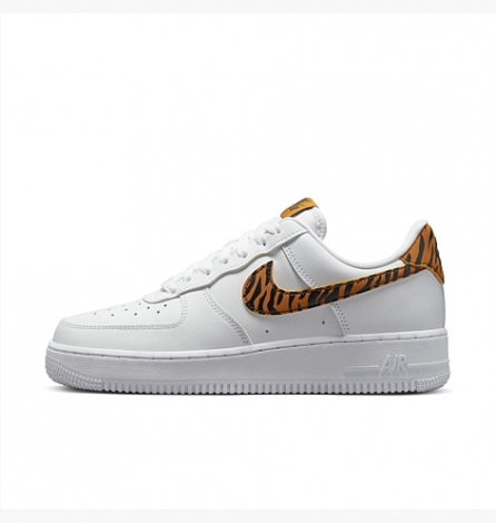 Кросівки жіночі Nike WMNS AIR FORCE 1 07 біло-жовтогарячі DD8959-108