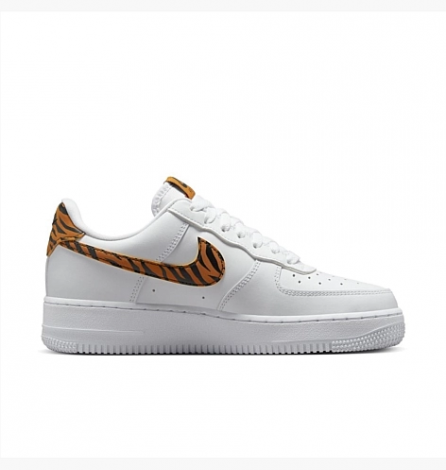 Кросівки жіночі Nike WMNS AIR FORCE 1 07 біло-жовтогарячі DD8959-108