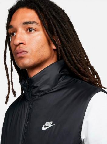 Жилетка Nike M NK TF WR MIDWEIGHT VEST чорна FB8201-011