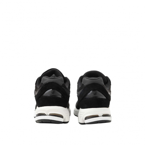 Кроссовки New Balance M2002R V1