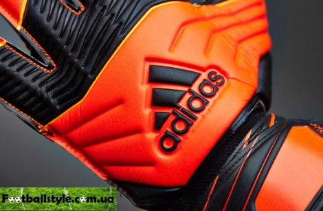 Воротарські перчатки Adidas Predator Competition
