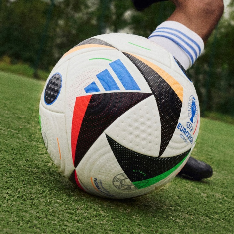 Мяч Футбольный Adidas Fussballliebe Euro 2024 Omb (Fifa Quality Pro) Iq3682