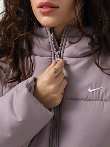 Куртка жіноча Nike W NSW TF SYNFL NK CLSC PFR бузкова FZ5899-226