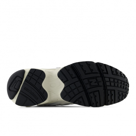 Кросівки New Balance 725 білі ML725BA