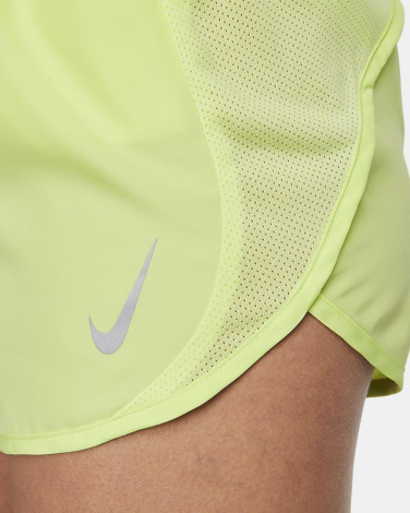 Шорти для бігу жіночі Nike FAST TEMPO DRI-FIT салатові DD5935-736