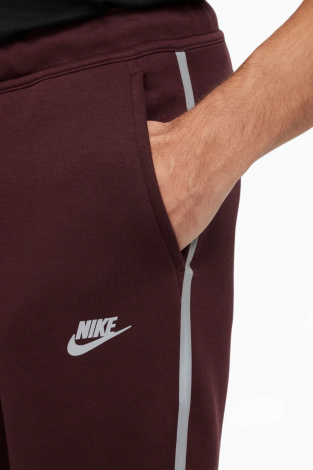 Штани Nike Sportswear Tech Fleece - Кларет