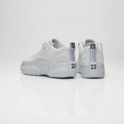 Кросівки W Jordan 12 Retro Wolf Grey