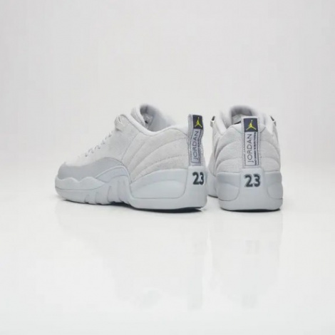 Кросівки W Jordan 12 Retro Wolf Grey