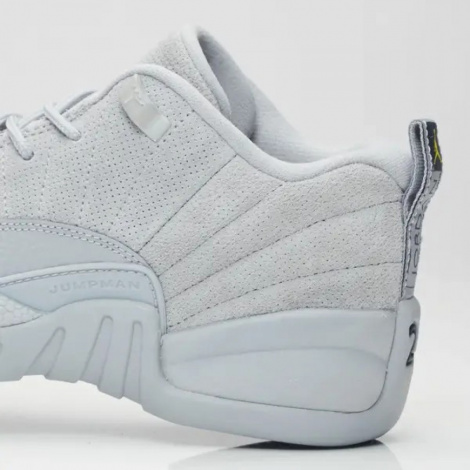 Кросівки W Jordan 12 Retro Wolf Grey