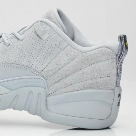 Кросівки W Jordan 12 Retro Wolf Grey