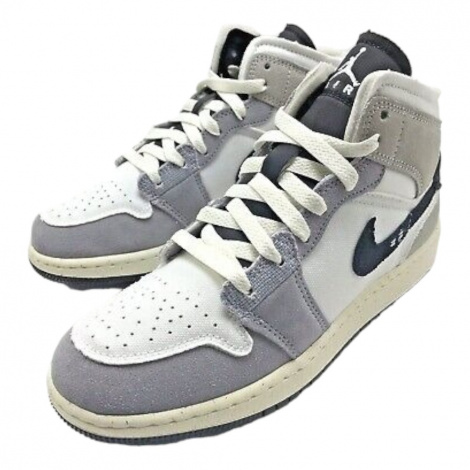 Кроссовки Wmns Jordan 1 Mid