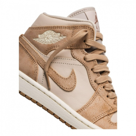 Кроссовки Wmns Jordan 1 Mid Se