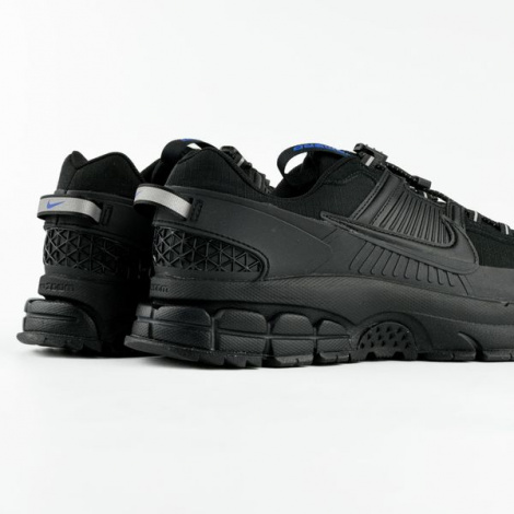 Кросівки Nike ZOOM VOMERO ROAM чорні FV2295-002